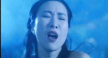 ശബരിമലയില് യുവതികളെ പ്രവേശിപ്പിച്ചു; ശബരിമലയില് സംഘര്ഷം