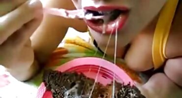 ക്യാമറയ്ക്ക് മുന്നിലിരുന്ന് കാറിൽ കുത്തിപ്പൊക്കി പക്വതയുള്ള പെൺകുട്ടി