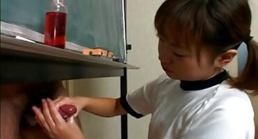 വൃദ്ധയായ സുന്ദരി അവിസ്മരണീയ ലൈംഗികതയ്ക്കായി അയൽക്കാരനെ പ്രകോപിപ്പിച്ചു