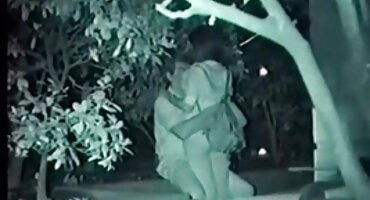 പെൺകുട്ടി പുള്ളിപ്പുലികളെ സ്നേഹിക്കുന്നു, ആക്രമണാത്മക ശൈലിയിൽ ഒരു ഡ്യൂഡ് ഫക്ക് ചെയ്യുന്നു