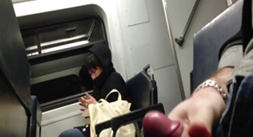 ഗേൾസ് പുസ്സി നക്കി രതിമൂർച്ഛ ഒരു വലിയ വൈബ്രേറ്റർ ഉപയോഗിക്കുക