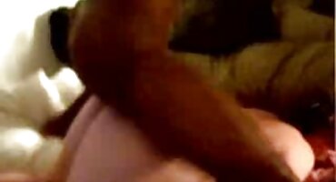 ബിഗ്-ബൂബെഡ് കൊഴുപ്പ് നഗ്നനായി സജീവമായി ഇണചേരൽ