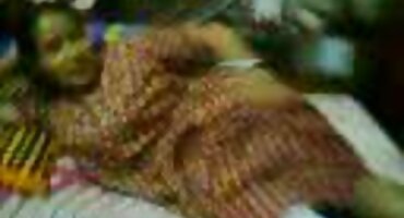 കാസ്റ്റിംഗിൽ, ഫ്ലാറ്റ് ചെസ്റ്റഡ് പെൺകുട്ടി ഒരു ആഫ്രിക്കൻ കൂടെ ഫക്ക് നിർബന്ധിതനായി