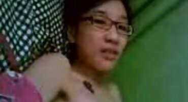 പ്രൈവറ്റ് റെക്കോർഡ് ചെയ്യുമ്പോൾ, അവൻ ഒരു ചൂടുള്ള കോഴി മേൽ കാരെ തന്റെ ഭാര്യയെ നട്ടു