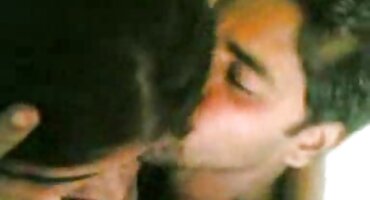 ക്യാമറയ്ക്ക് മുന്നിൽ ഒരു വലിയ ഡിൽഡോ ഉപയോഗിച്ച് റെഡ്ഹെഡ് മുത്തശ്ശി പീഡിപ്പിച്ചു