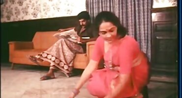 ഏഷ്യൻ നഴ്സ് ക്ഷീണിതനായ ഫക്ക് കൊണ്ട് രോഗിയെ ചികിത്സിക്കുന്നു