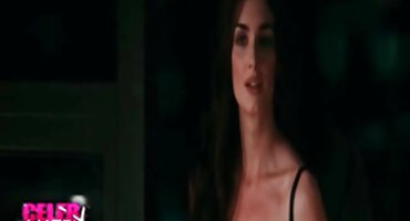 അടുക്കളയില്, കാമുകിയുടെ രുചികരമായ അമ്മയെ ചവിട്ടിമെതിച്ചു