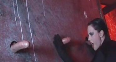 കാമുകനെയും കാമുകനെയും പീഡിപ്പിച്ച യുവതിയുടെ വീഡിയോ വൈറൽ