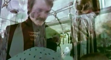 അവൻ ആ പയ്യന്റെ മുറിയിൽ വന്ന് ടോമിന് അവിസ്മരണീയമായ ഒരു ബ്ളോഗ് സമ്മാനിച്ചു