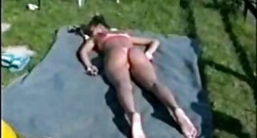 ബസ്റ്റി സ്ത്രീ അപരിചിതന്റെ കോഴി ഓഫ് ജെര്ക്സ് മുഖത്ത് ശുക്ലം ലഭിക്കുന്നു