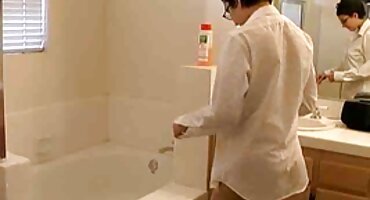 കറുത്ത സ്ത്രീ ഒരു സ്ട്രിപ്പ്ടീസ് കാണിച്ചു, മാസ്ക്