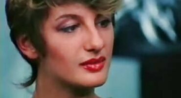 അശ്ലീല കാസ്റ്റിംഗിൽ നഗ്നനാകുകയും ആവേശത്തോടെ കോഴിയെ കുടുക്കുകയും ചെയ്യുന്നു