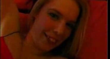 ഫിക്സ് മകളുമായി അച്ഛനെ സഹായിക്കുന്നു അടുക്കളയിൽ അവനെ വശീകരിച്ചു