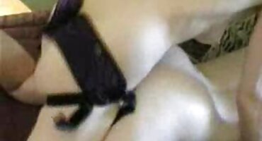 പൂൾസൈഡ് ശക്തമായ മനുഷ്യൻ വലിയ സുന്ദരികളായ മുത്തശ്ശി പക്വതയുള്ള