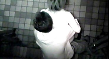 ബസ്റ്റി സ്ലട്ട് കാർഡുകൾ കളിക്കുന്നതിൽ നിന്ന് അച്യുതാനന്ദൻ ലഭിക്കുന്നു കാമുകൻ