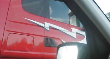 പ്രായമായ നഗ്നത ഒരു കഠിനമായ ബോണർ നിന്ന് താൽപ്പര്യമുള്ള