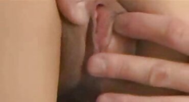 ചുണ്ടുകൾ കൊണ്ട് ഫിദ്ലിന്ഗ് ലിംഗം കൊണ്ട് തമാശയും അക്രമാസക്തമായി