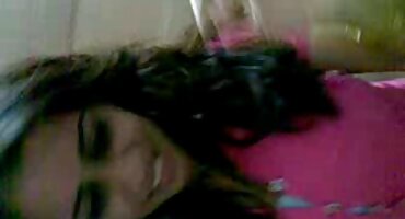 ഭര്ത്താവ് ഫോണ് പിടിച്ച് ഭാര്യയെ വെടിവെച്ച് കൊന്നു