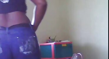 സുന്ദരിയായ ബണ്ണി വസ്ത്രധാരണം അക്രമാസക്തമായി ഫക്ക്സ്