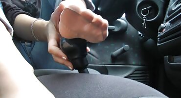 സ്വീറ്റ് എബണി ഉൾപ്പെടുന്നു ഒരു വെളുത്ത പയ്യൻ ശരിയായ സെക്സ് കിടക്കയിൽ