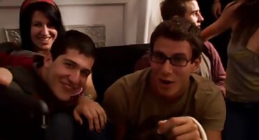 മുതിർന്ന അധ്യാപകൻ ചുന്നിലിന്ഗ്സ് റഷ്യൻ വിദ്യാർത്ഥി ശേഷം