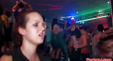 യുവതി സേ എല്ലാ ബ്രീഡുകൾ മൂത്ത സഹോദരൻ ആഗ്രഹിച്ച ഇൻസെസ്റ്റ്