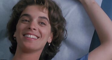 അമ്മ മകനൊപ്പം നാട്ടിൽ എത്തി അടുക്കളയിൽ സ്നേഹം ഉണ്ടാക്കി