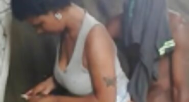 ചുവന്ന മുടിയുള്ള കാമുകൻ വികാരാധീനനായ സെക്സ് ഇഷ്ടപ്പെടുന്നു