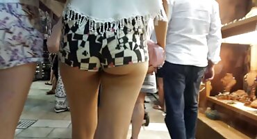 പെണ്കുട്ടി ഇണചേരലില് കാസ്റ്റിംഗ് നടത്തുന്നു, വിത്ത് വിതയ്ക്കുന്നു