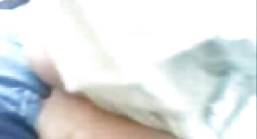 രുചികരമായ മുലകൾ ആഴത്തിലുള്ള വായ കൊണ്ട് മിൽഫ് ആകർഷിച്ചു മരുമകൾ