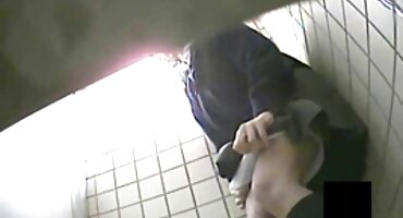 നഗ്നശരീരത്തില് വസ്ത്രം ധരിച്ച ഭാര്യ ഭര്ത്താവിനോട് കീഴടങ്ങി