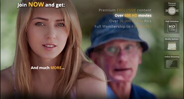 ക്യാമറയ്ക്ക് മുന്നിൽ തുണി അഴിച്ച് കുതിരയെ പിടിക്കാൻ തുടങ്ങി