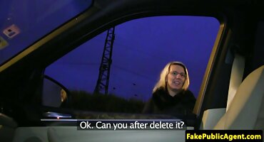 എബണി എണ്ണ അവളുടെ ജ്യൂസി കഴുത ചാടി ഫാലസ് മേൽ ചാടി