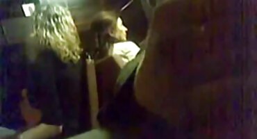 നഗ്നയായ സഹോദരി വെളിപ്പെടുത്തി സഹോദരൻ മുന്നിൽ മുലയൂട്ടുന്ന കോഴി