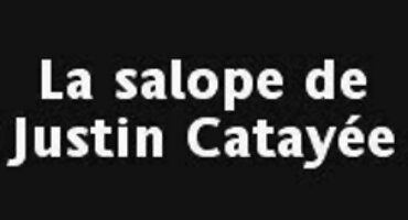 ലോക്കർ മുറിയിൽ, മുതിർന്ന ലാറ്റിന ഒരു അച്യുതാനന്ദൻ കോച്ച്