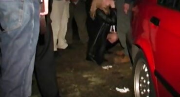 കുളിമുറി ശേഷം കിടക്കയിൽ യുവ ബ്ലൊംദെര്ശരെ